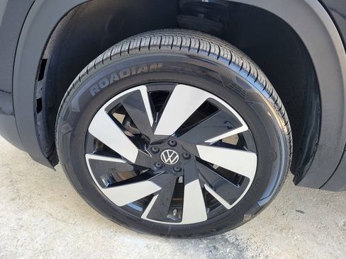 Used 2026 Volkswagen Atlas Cross Sport SE FWD image 18