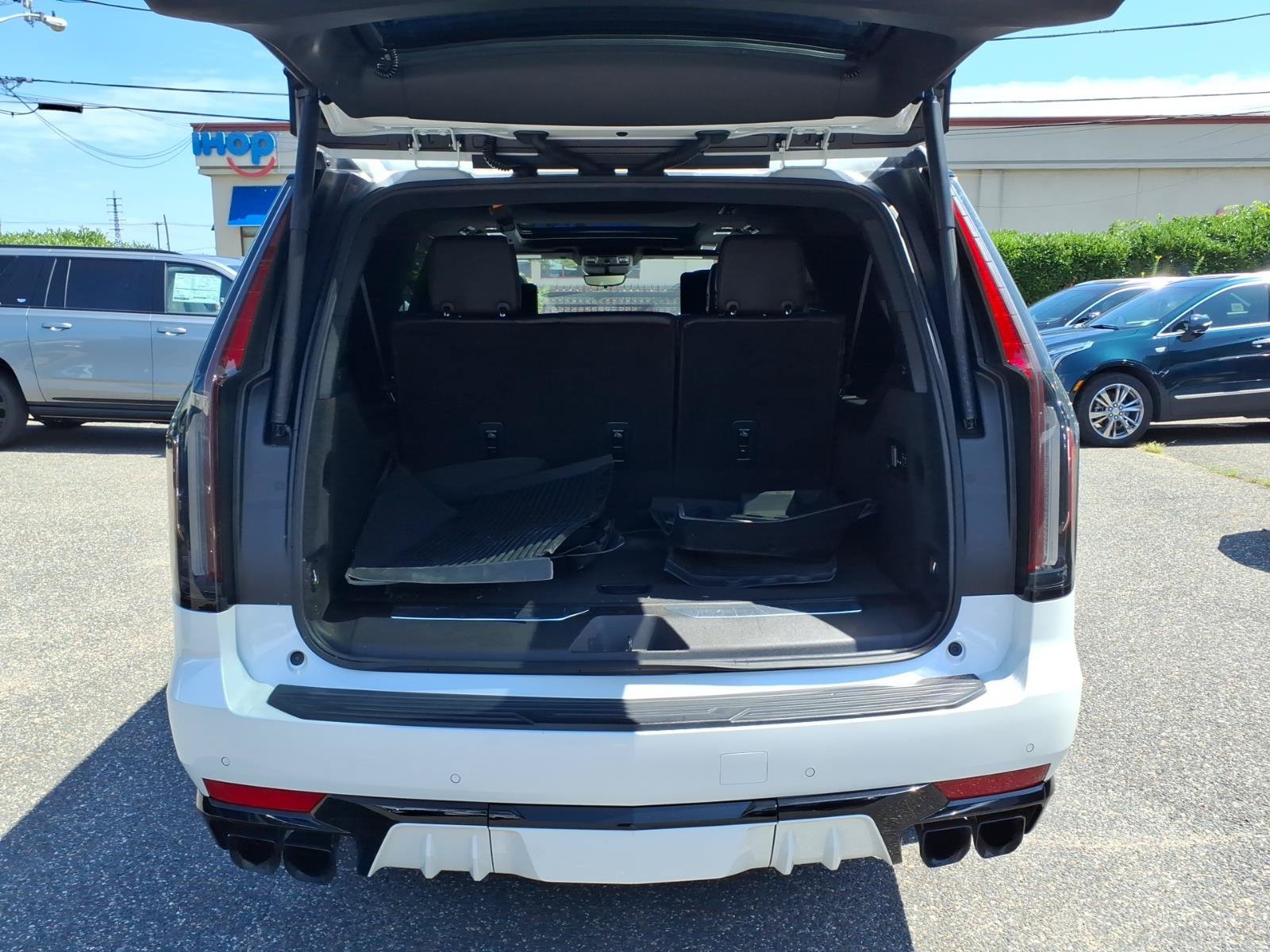 Certified 2023 Cadillac Escalade ESV V w/ LPO, Floor Liner Package AWD/4WD image 10