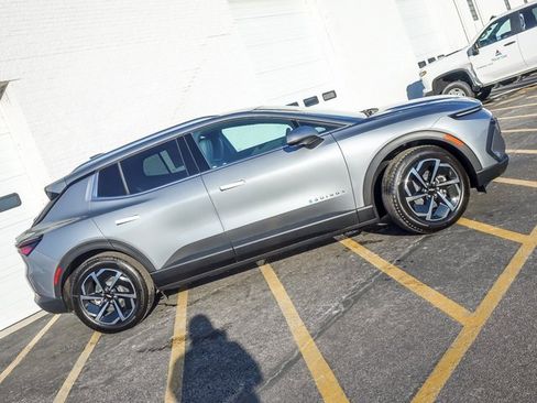 New 2026 Chevrolet Equinox EV LT image 5