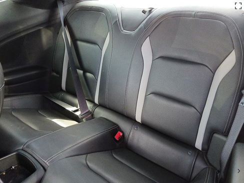 Used 2020 Chevrolet Camaro SS RWD image 5