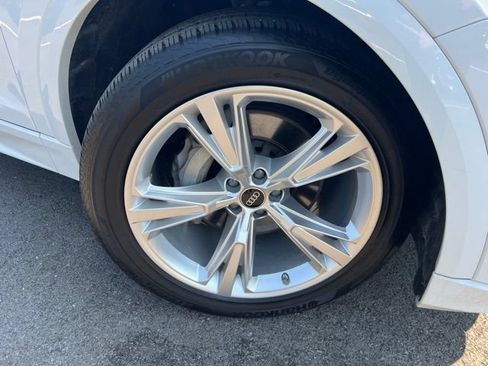 Used 2022 Audi Q8 Premium AWD/4WD image 35