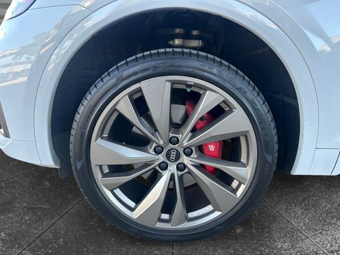 Used 2025 Audi SQ5 Premium Plus AWD/4WD image 9