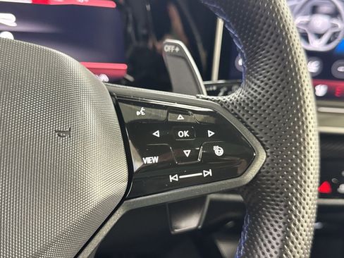 Used 2025 Volkswagen Golf R Black Edition AWD/4WD image 44