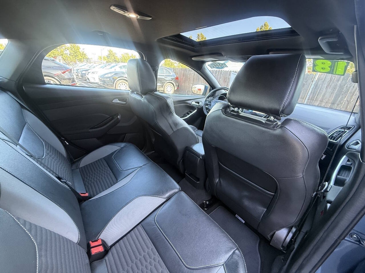 Used 2018 Ford Focus ST w/ Equipment Group 401A FWD image 19