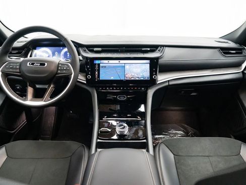 New 2026 Jeep Grand Cherokee 4WD image 9