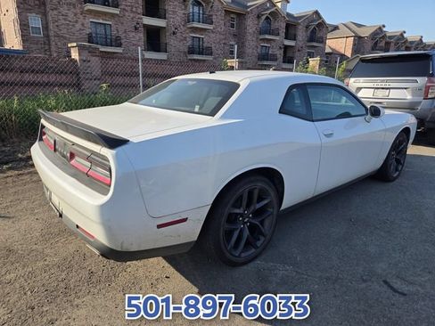 Used 2019 Dodge Challenger SXT w/ Blacktop Package RWD image 3