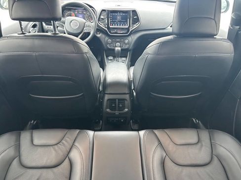 Used 2019 Jeep Cherokee Limited image 30