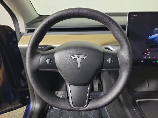 Used 2022 Tesla Model Y Long Range AWD/4WD image 25