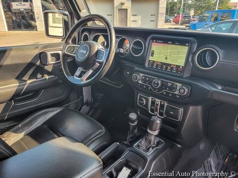 Certified 2019 Jeep Wrangler Unlimited Sahara w/ Quick Order Package 24M Moab AWD/4WD image 31