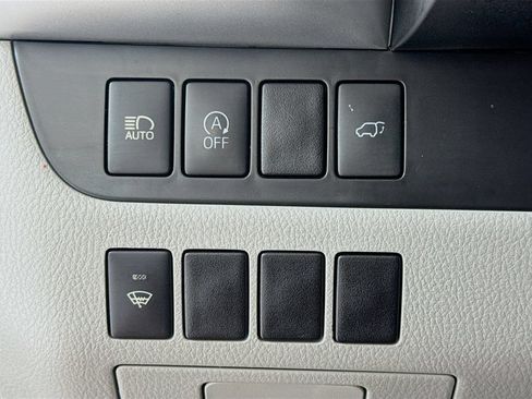 Used 2018 Toyota Highlander XLE AWD/4WD image 11