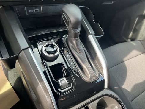 Used 2025 Chevrolet Colorado Trail Boss AWD/4WD image 22