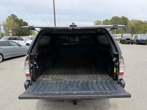 Used 2010 Toyota Tacoma 4x4 Double Cab image 17