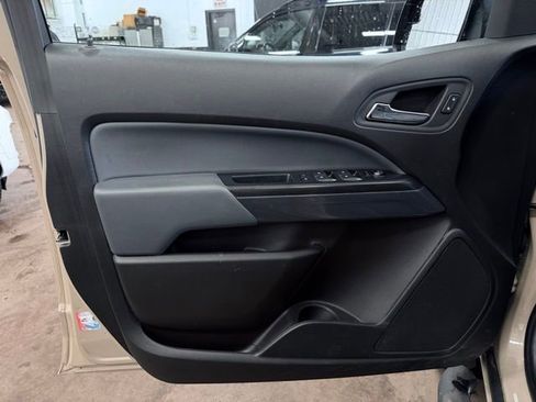 Used 2022 Chevrolet Colorado Z71 w/ Safety Package AWD/4WD image 11