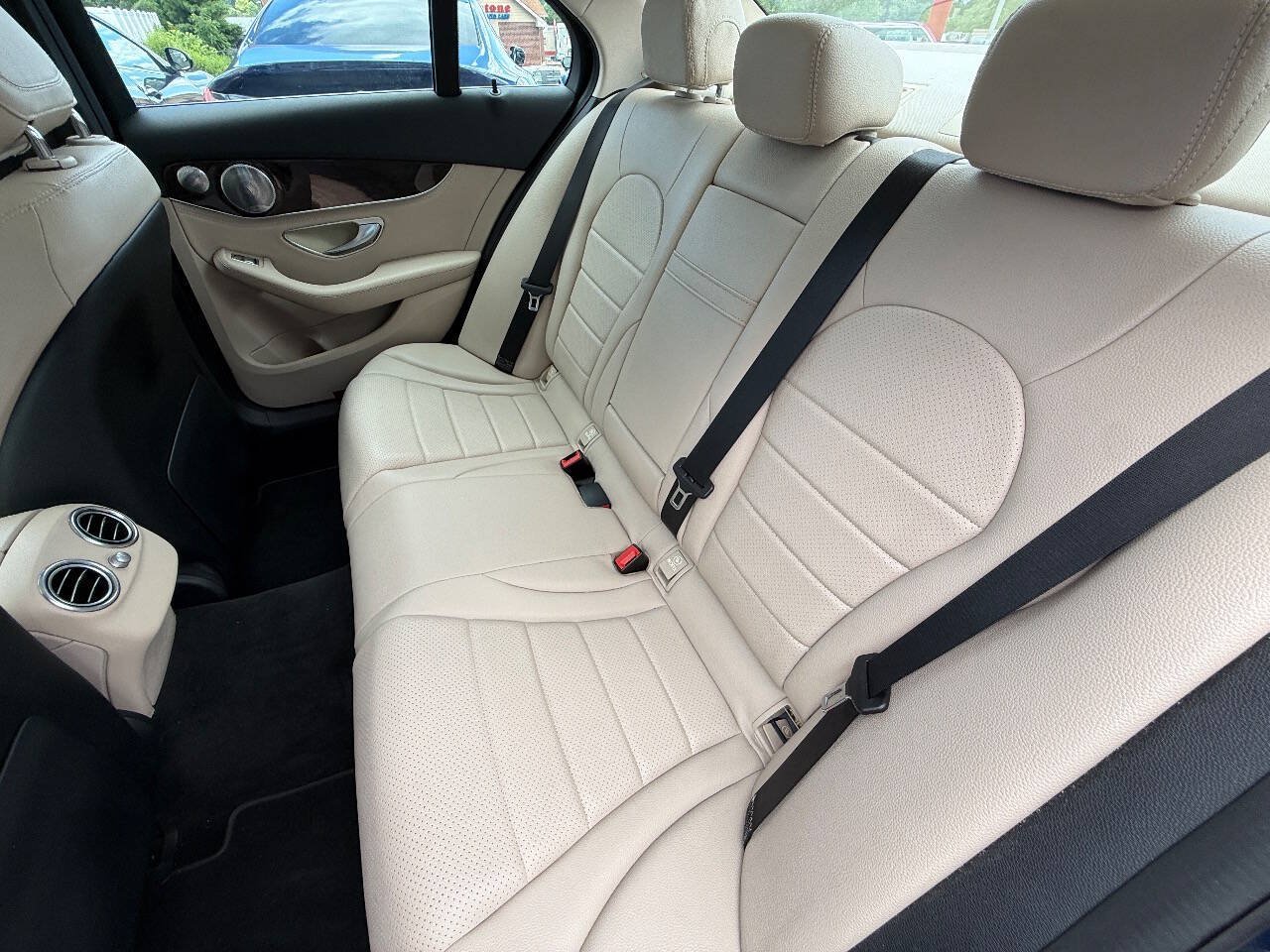 Used 2015 Mercedes-Benz C 300 4MATIC Sedan image 11