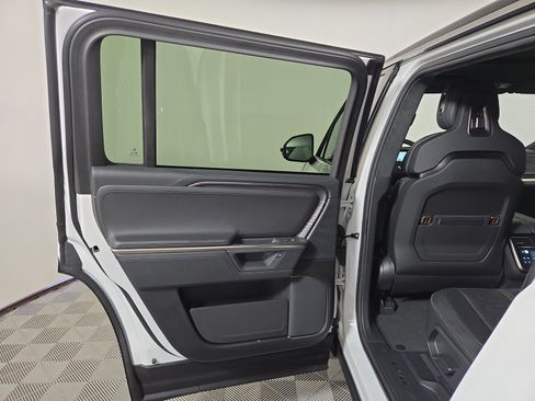Used 2025 Rivian R1S Adventure AWD/4WD image 17