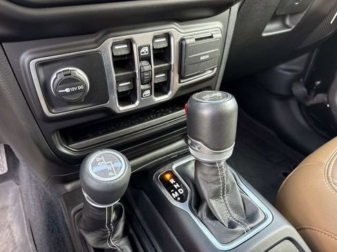 Used 2023 Jeep Wrangler Unlimited Sahara w/ Cold Weather Group AWD/4WD image 27