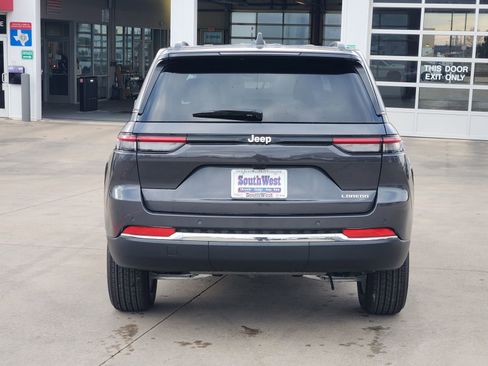 New 2025 Jeep Grand Cherokee Laredo X RWD image 8