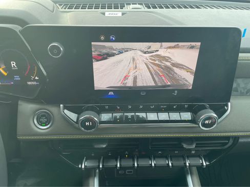 Used 2024 Chevrolet Colorado ZR2 w/ ZR2 Convenience Package III image 20