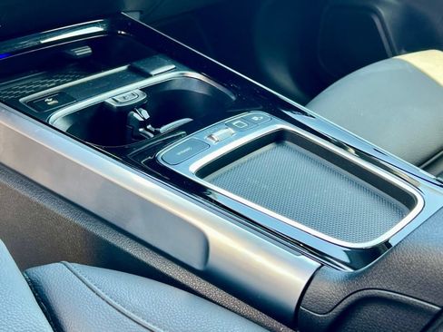 Certified 2025 Mercedes-Benz GLB 250 4MATIC image 20