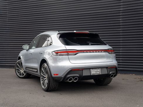 Certified 2026 Porsche Macan AWD/4WD image 3