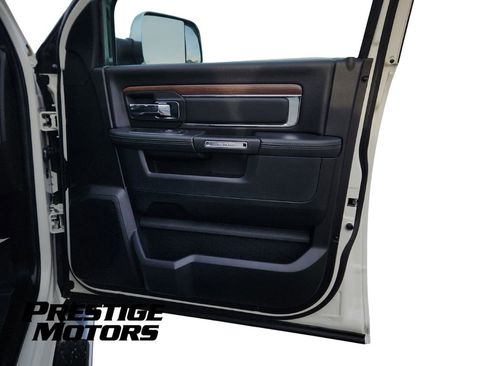 Used 2017 RAM 1500 Laramie image 33