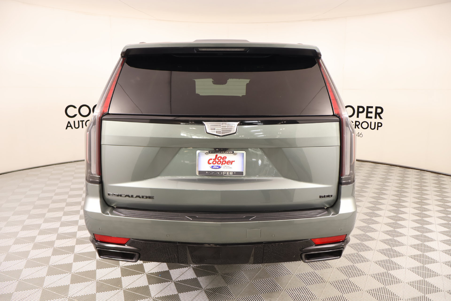 Used 2024 Cadillac Escalade Sport Platinum w/ LPO, ONYX Package AWD/4WD image 24