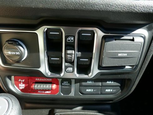 New 2026 Jeep Gladiator Sport AWD/4WD image 21