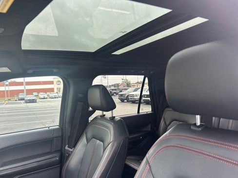 Used 2023 Ford Expedition Limited RWD image 10