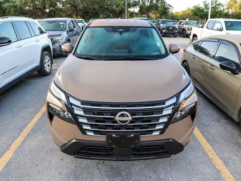 Used 2025 Nissan Rogue SV FWD image 5