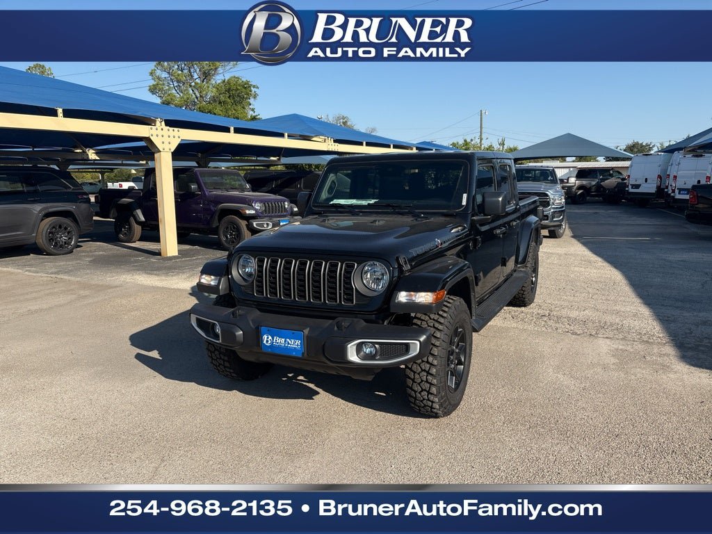 New 2025 Jeep Gladiator Sport AWD/4WD image 1