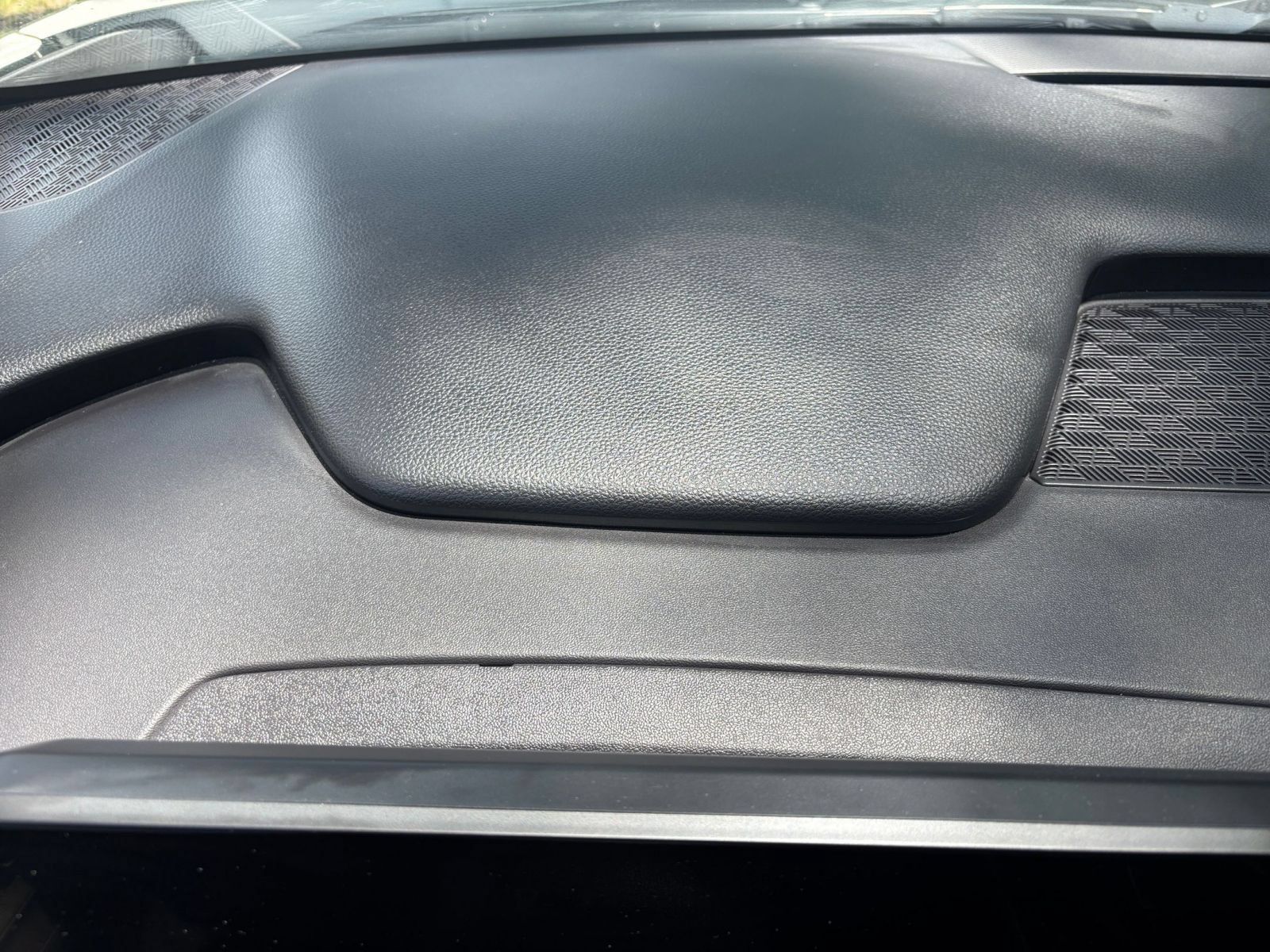 Used 2026 Kia Carnival FWD image 36