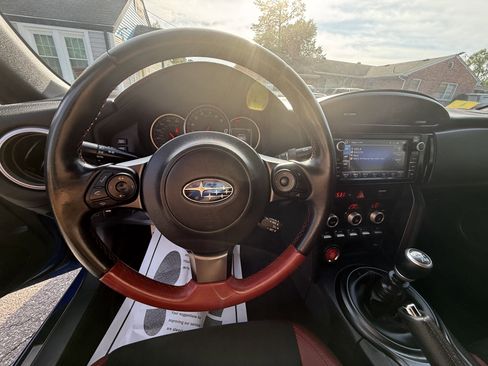 Used 2018 Subaru BRZ tS RWD image 19