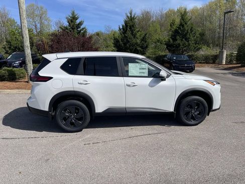 New 2026 Nissan Rogue SV FWD image 2