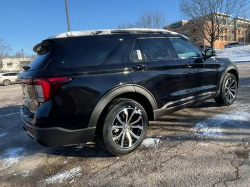 New 2026 Ford Explorer ST-Line image 2