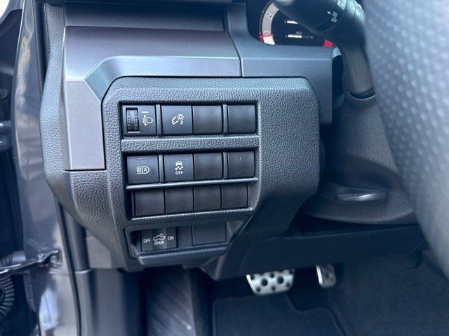 Used 2025 Toyota Tacoma TRD Sport AWD/4WD image 25