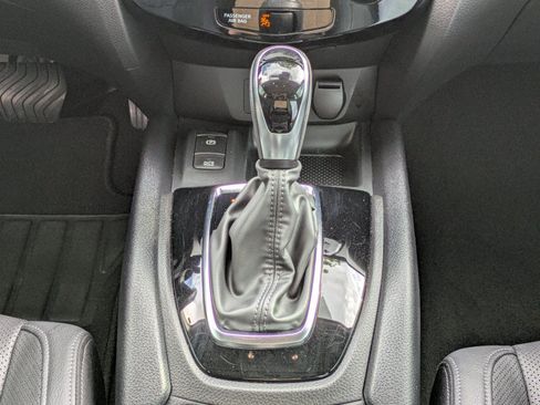 Used 2022 Nissan Rogue Sport SL w/ Premium Package FWD image 15