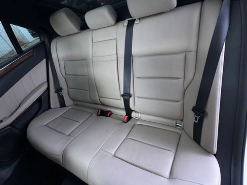 Used 2013 Mercedes-Benz E 350 Sedan image 21