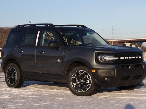 New 2025 Ford Bronco Sport Outer Banks w/ Outer Banks Tech Package+ AWD/4WD image 2