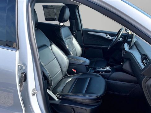 Used 2025 Ford Escape Platinum AWD/4WD image 7