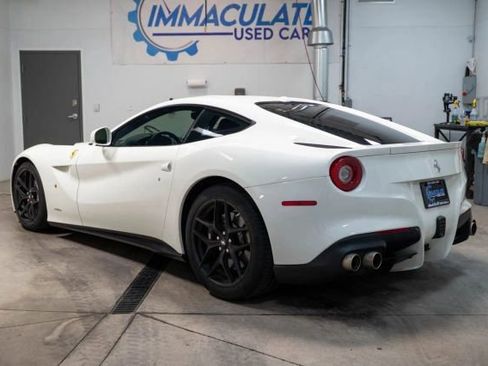 Used 2016 Ferrari F12 Berlinetta RWD image 3