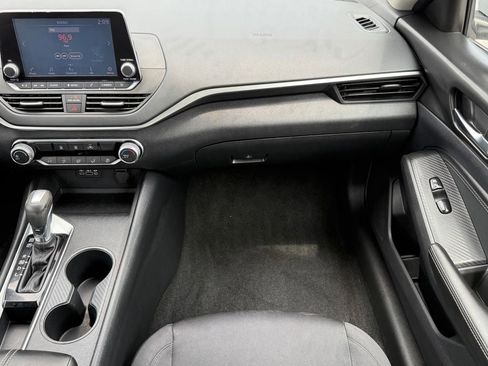 Used 2020 Nissan Altima 2.5 S FWD image 15