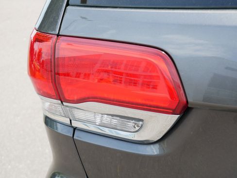 Used 2014 Jeep Grand Cherokee Limited w/ Trailer Tow Group IV AWD/4WD image 17