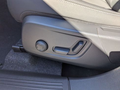 New 2026 Volvo XC40 B5 Ultra w/ Protection Package Premier image 9