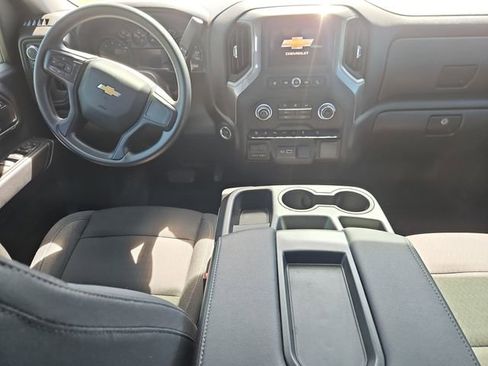 Used 2025 Chevrolet Silverado 2500 Custom w/ Custom Value Package image 10