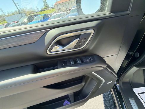 Used 2024 Chevrolet Tahoe Z71 AWD/4WD image 19