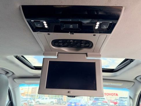 Used 2016 GMC Yukon XL SLT w/ Open Road Package image 39