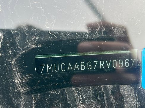 Used 2024 Toyota Corolla Cross LE image 3