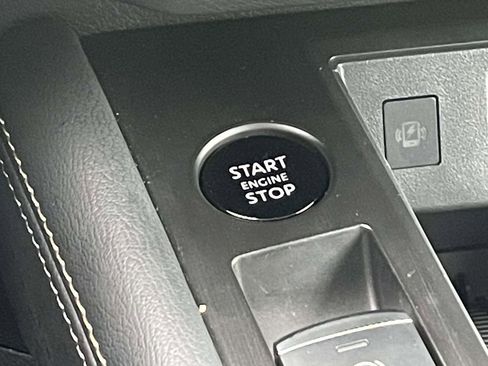 Used 2025 Nissan Kicks SV image 28