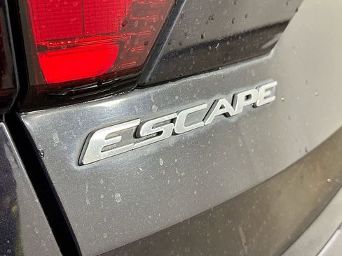 Used 2019 Ford Escape SEL image 7
