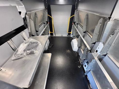 Used 2024 RAM ProMaster 3500 w/ Delivery Van Package FWD image 19